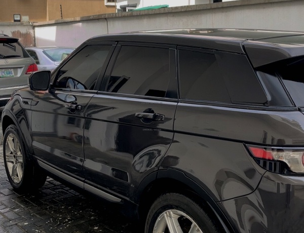 Land Rover Range Rover Evoque Pure Plus 2012