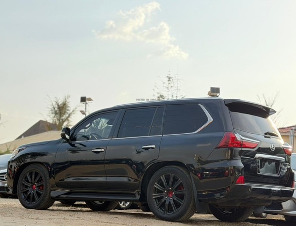 2017 LEXUS LX570 BELGIUM STANDARD  PERFECT V8 ENGINE PRISTINE