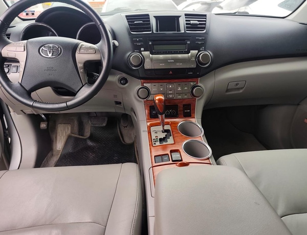 Toyota Highlander 2009 Limited Edition. Foreign Used