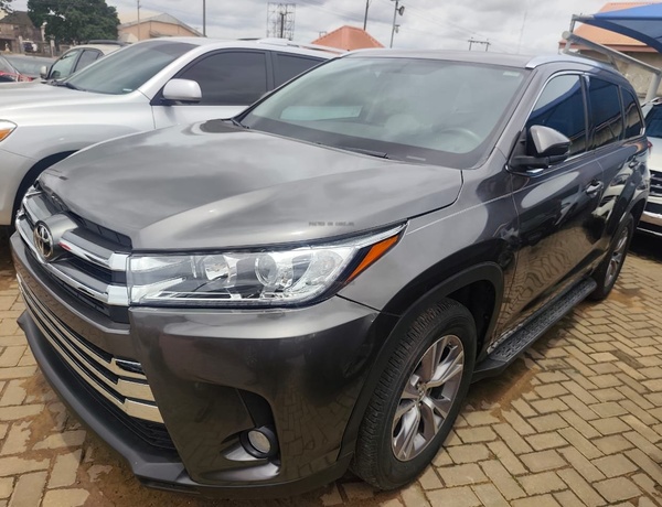 Toyota Highlander 2016 XLE Edition Foreign Used
