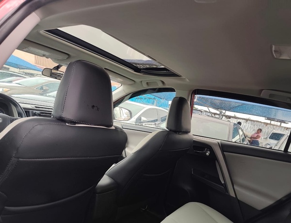 Toyota RAV4 2016 XLE Edition Foreign Used