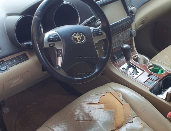 Toyota Highlander 2012 for Sale In Lagos