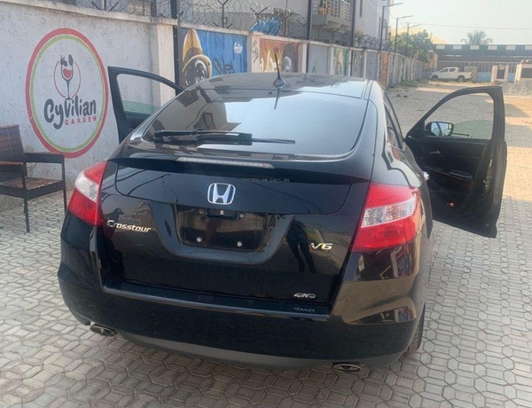 Foreign Used Honda Crosstour 2012 in Abuja
