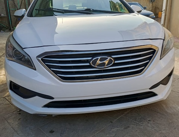 Foreign Used Hyundai Sonata 2015 for Sale In Lagos neat car