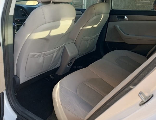 Foreign Used Hyundai Sonata 2015 for Sale In Lagos neat car