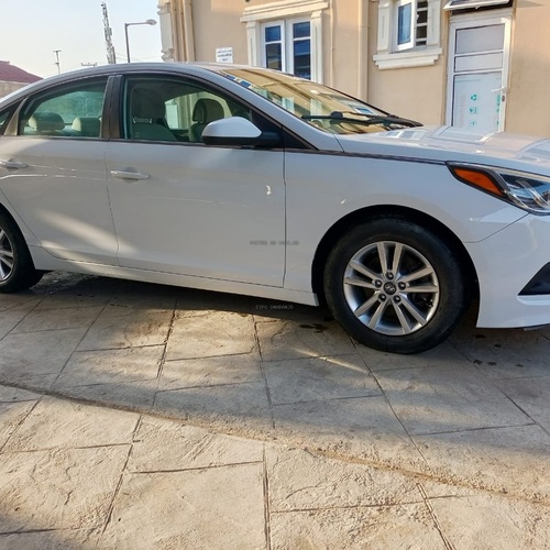 Foreign Used Hyundai Sonata 2015 for Sale In Lagos neat car