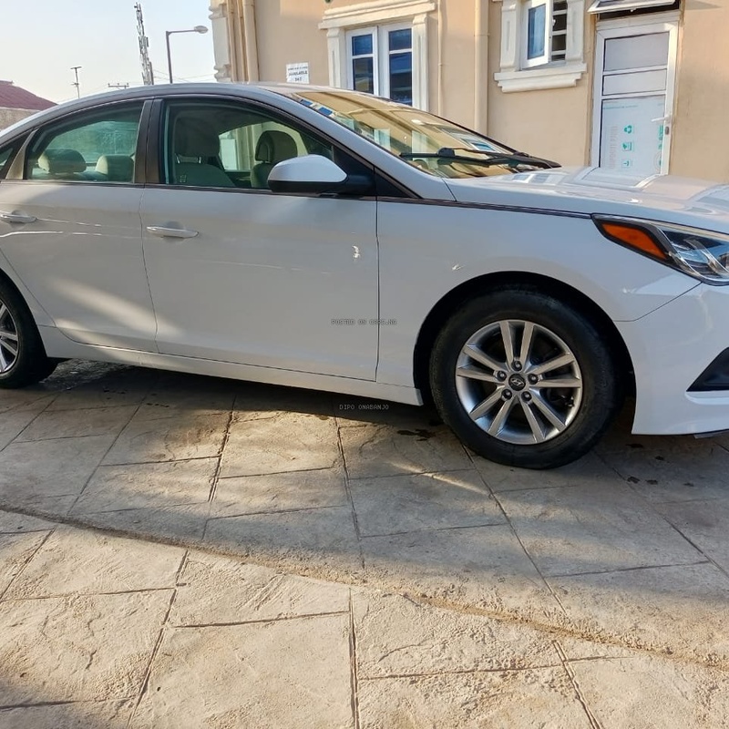 Foreign Used Hyundai Sonata 2015 for Sale In Lagos neat car image