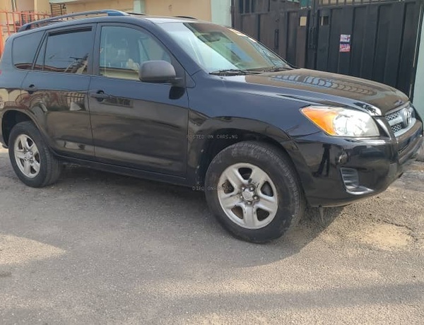 Foreign Used Toyota RAV4 2010 for Sale In Lagos
