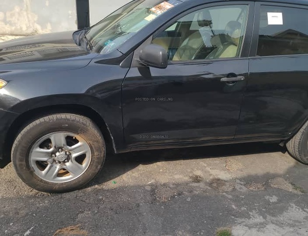 Foreign Used Toyota RAV4 2010 for Sale In Lagos