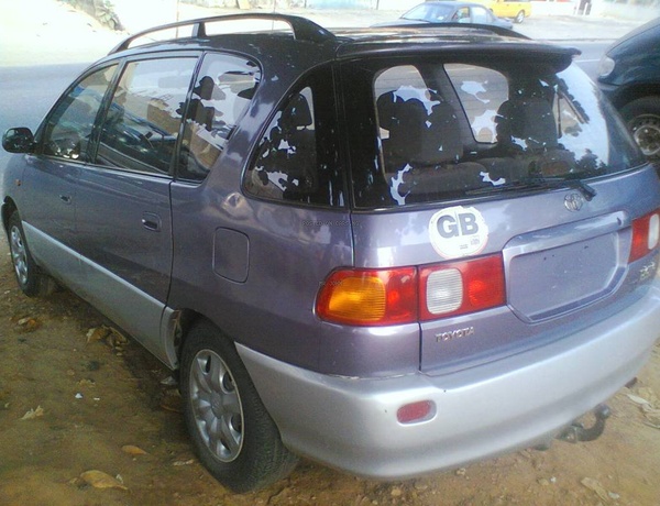 Nigerian Used Toyota Picnic 2000 for Sale In Sokoto