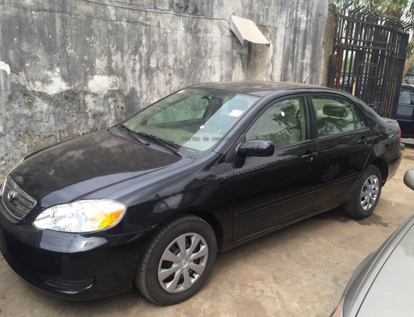 2007 TOYOTA COROLLA LE  FOUR CYLINDER FABRIC SEATS