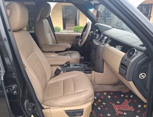 Nigerian Used Land Rover LR3 2006 in Ibadan