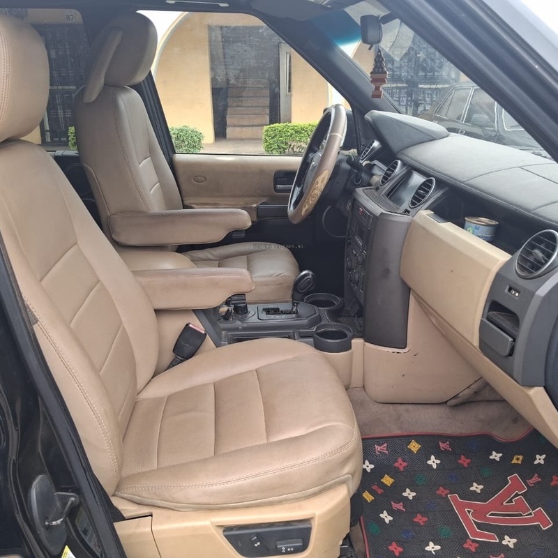 Nigerian Used Land Rover LR3 2006 in Ibadan image