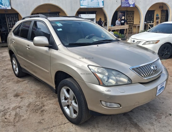Nigerian Used Lexus RX330 2004  in Ibadan