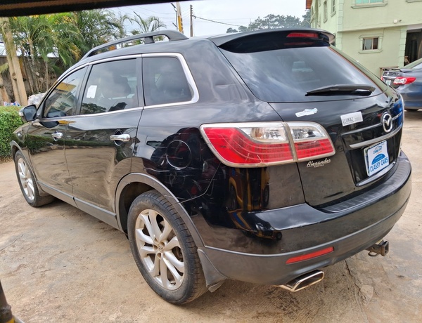 Nigerian Used MAZDA CX 9 SUV in  Oyo State