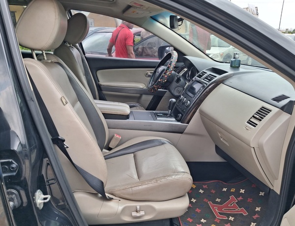Nigerian Used MAZDA CX 9 SUV in  Oyo State