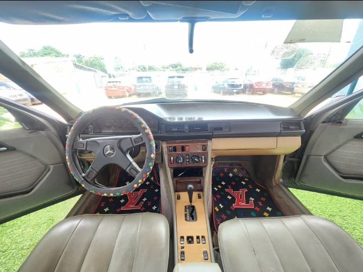 MERCEDES BENZ 300E V BOOT 2001  IN ILORIN KWARA STATE  image
