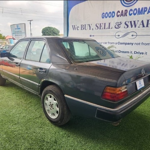 MERCEDES BENZ 300E V BOOT 2001  IN ILORIN KWARA STATE 