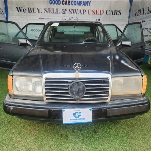 MERCEDES BENZ 300E V BOOT 2001  IN ILORIN KWARA STATE 