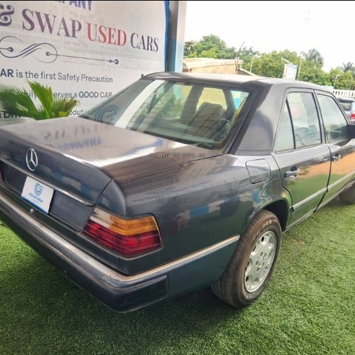 MERCEDES BENZ 300E V BOOT 2001  IN ILORIN KWARA STATE 