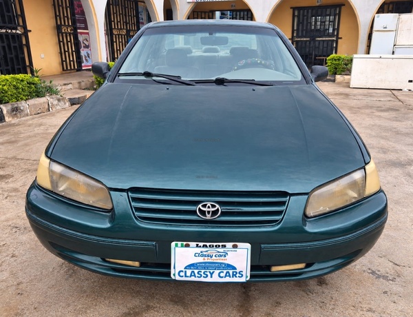 Nigerian Used Toyota Camry Pencil  2000 in  Oyo State