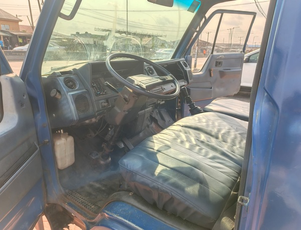 CLEAN GRADE A TOYOTA DYNA 150 TRUCK FOR SALE IN LAGOS