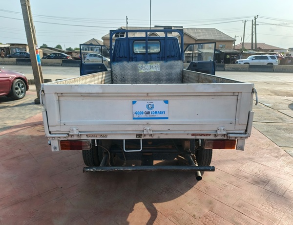 CLEAN GRADE A TOYOTA DYNA 150 TRUCK FOR SALE IN LAGOS