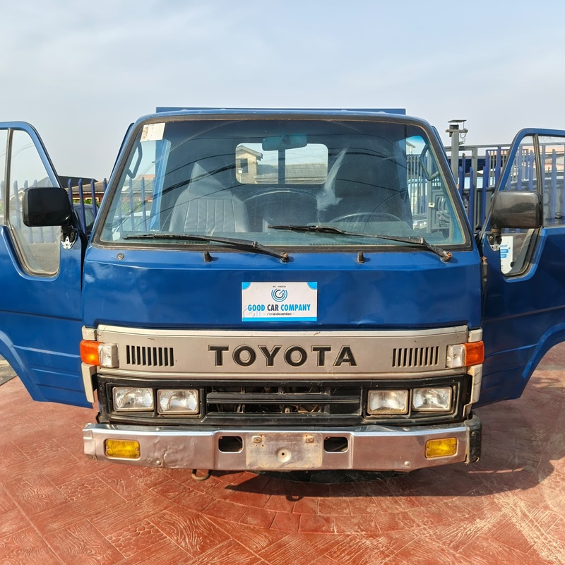 CLEAN GRADE A TOYOTA DYNA 150 TRUCK FOR SALE IN LAGOS image