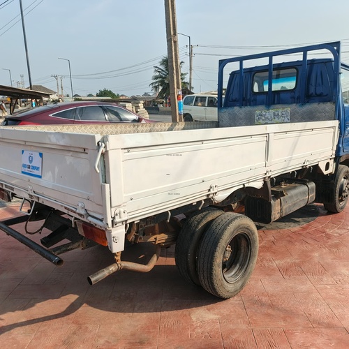 CLEAN GRADE A TOYOTA DYNA 150 TRUCK FOR SALE IN LAGOS