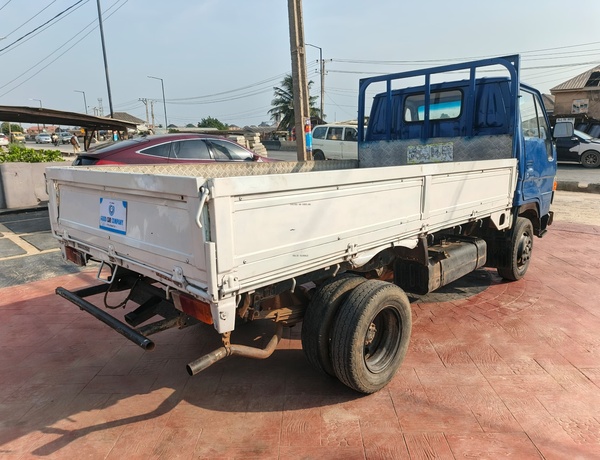 CLEAN GRADE A TOYOTA DYNA 150 TRUCK FOR SALE IN LAGOS