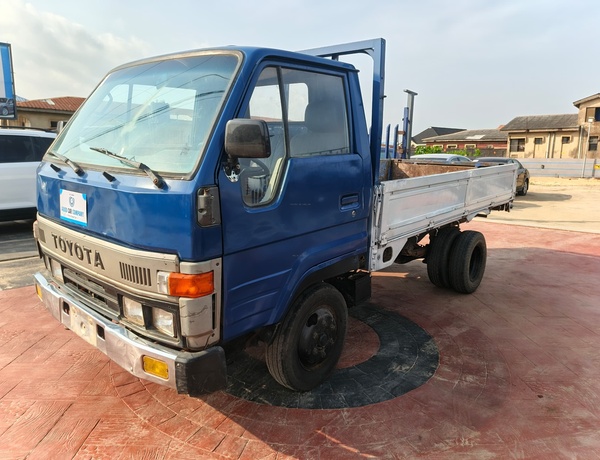 CLEAN GRADE A TOYOTA DYNA 150 TRUCK FOR SALE IN LAGOS