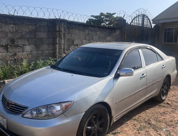 Toyota Camry XLE full option 2002 for Sale 