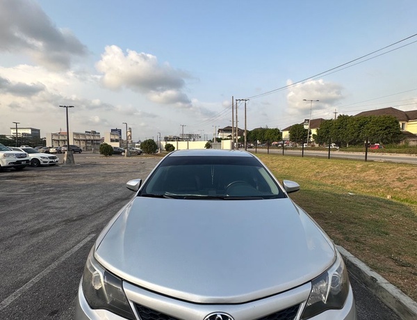 Neatly Used Toyota Camry 2014 For Sale in Lagos 