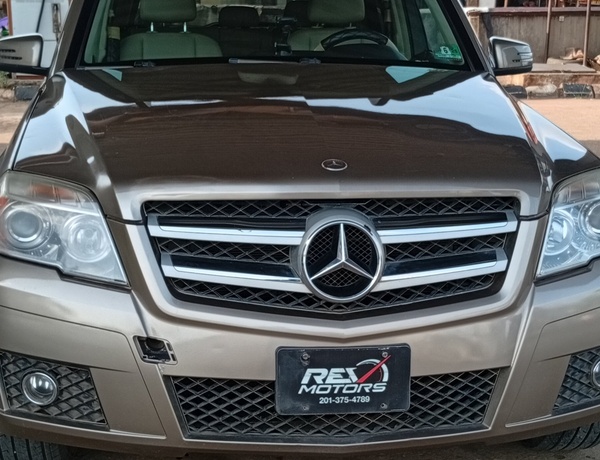 Mercedes-Benz GLK class 350 2010 Model for Sale In Lagos
