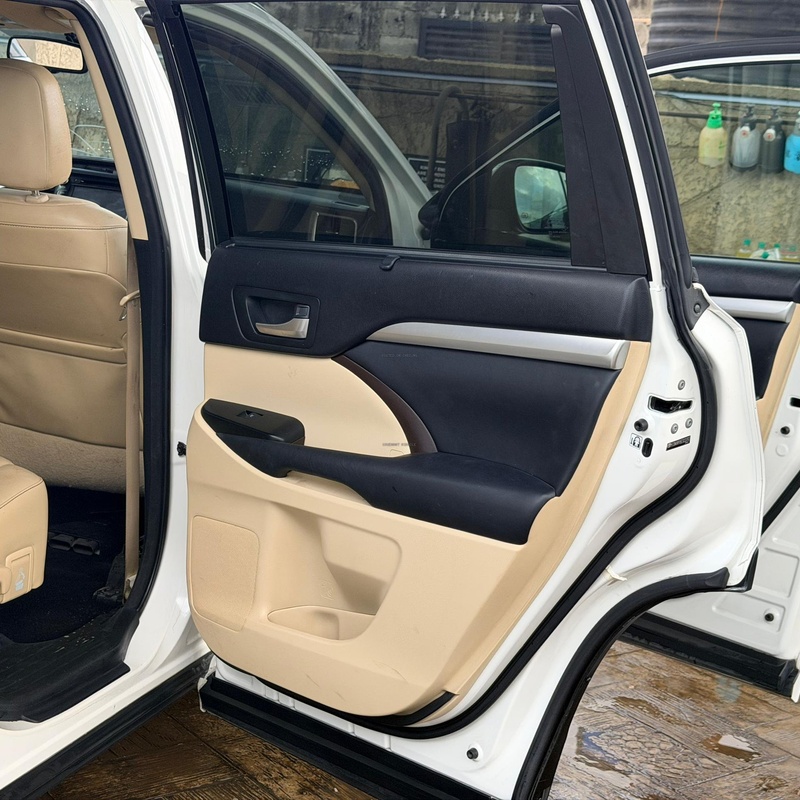 Foreign Used Toyota Highlander 2014 Model image