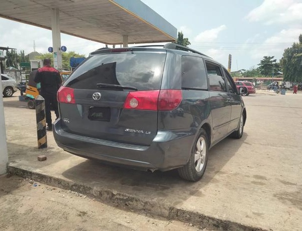 TOYOTA SIENNA 2008 IN LAGOS