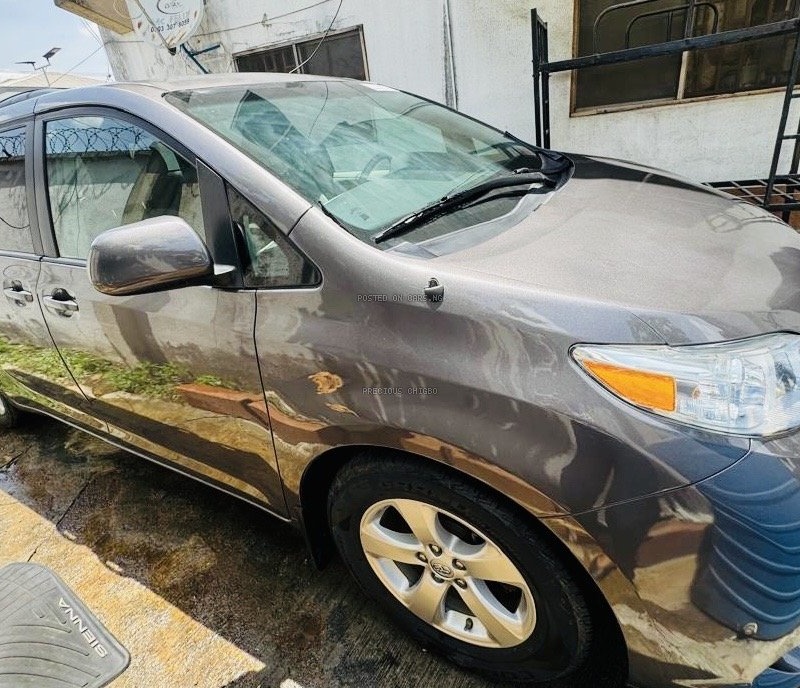 Foreign Used Toyota Sienna in Lagos image
