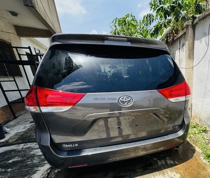 Foreign Used Toyota Sienna in Lagos image
