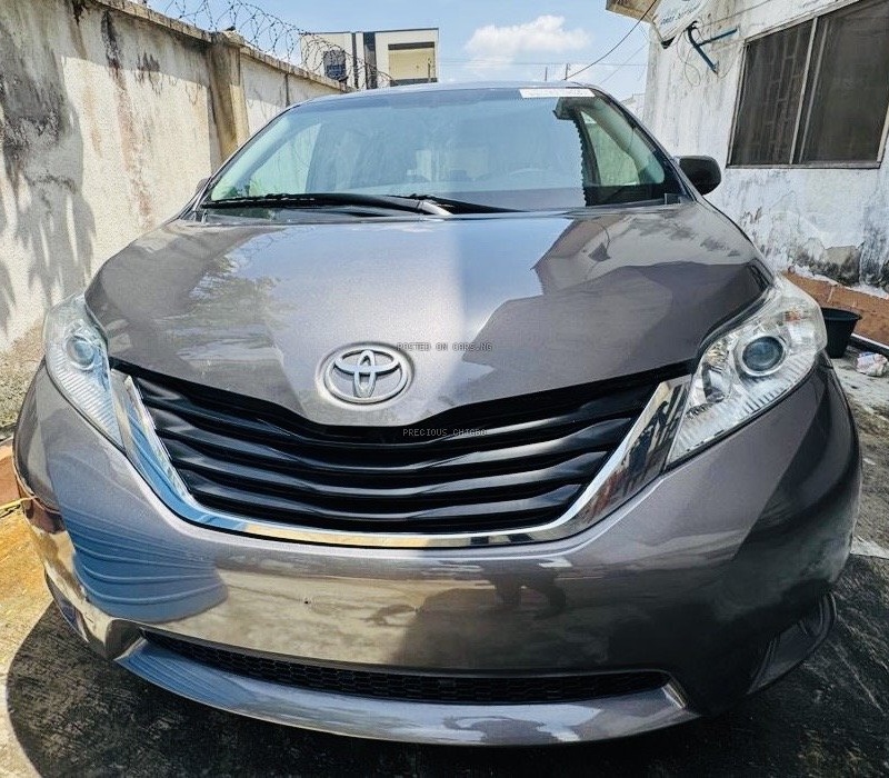 Foreign Used Toyota Sienna in Lagos image