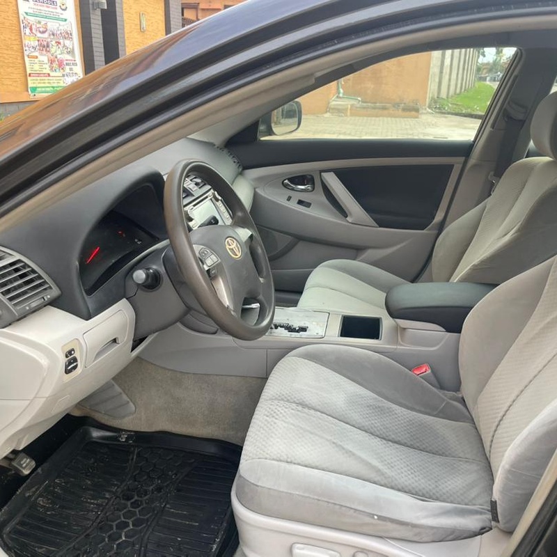 Sharp 2009/2010 Toyota Camry for Sale In Lagos image