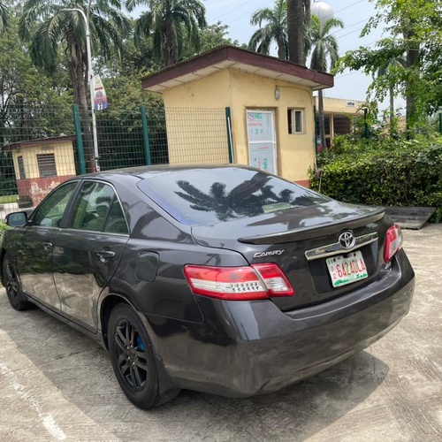 Sharp 2009/2010 Toyota Camry for Sale In Lagos
