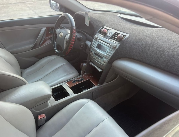 Reg Toyota Camry Model 2009 XLE for Sale In Lagos