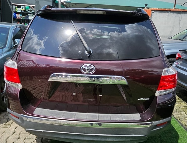Neat Cheap Foreign Used Toyota Highlander 2012 for Sale In Lagos