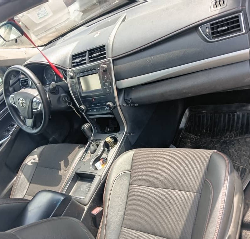Neat Cheap Registered Toyota Camry 2016 for Sale In Lagos image
