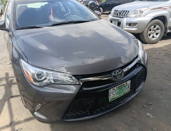 Neat Cheap Registered Toyota Camry 2016 for Sale In Lagos