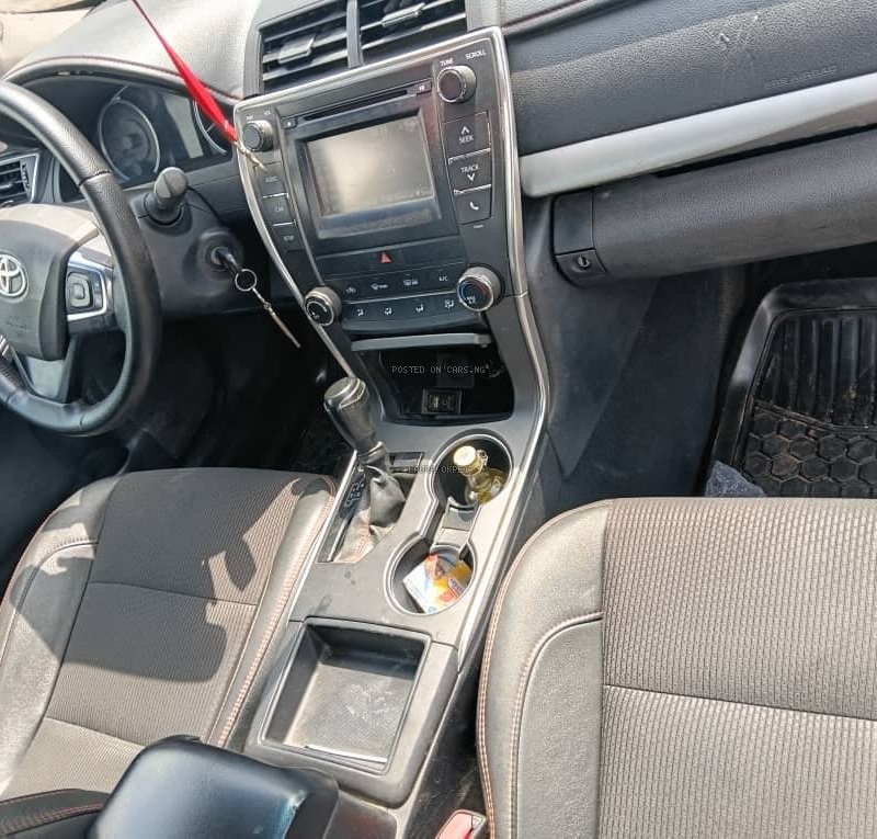 Neat Cheap Registered Toyota Camry 2016 for Sale In Lagos image