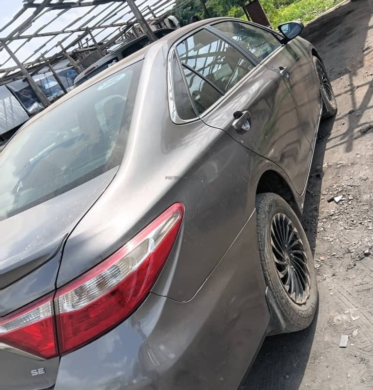 Neat Cheap Registered Toyota Camry 2016 for Sale In Lagos image