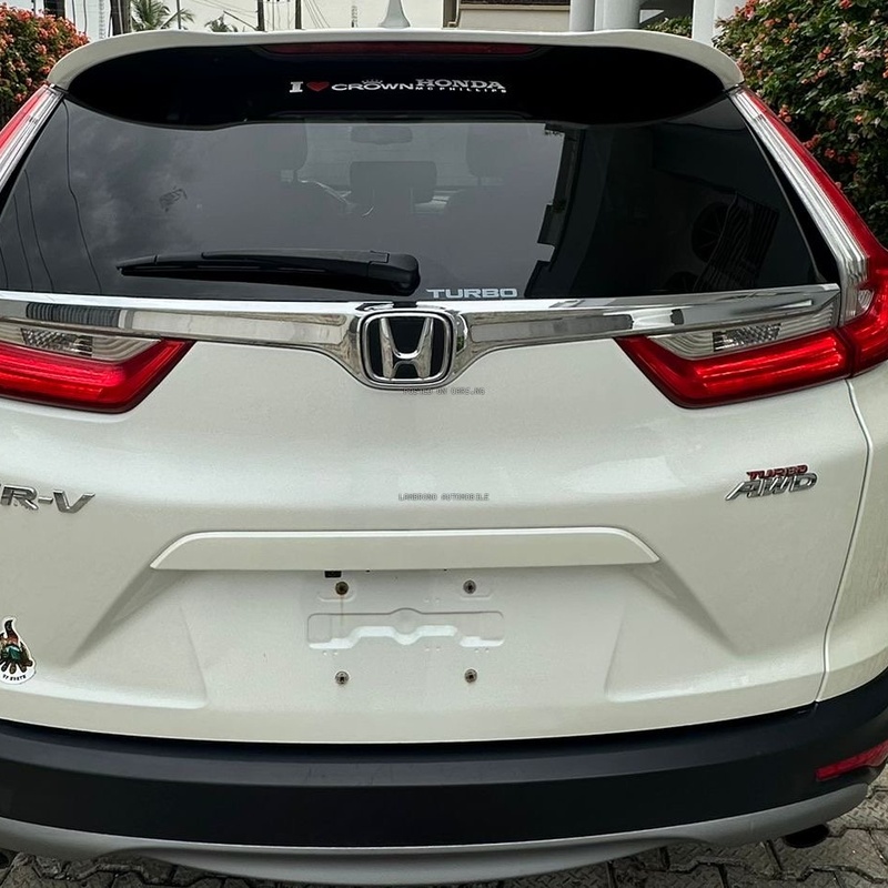 Neat Foreign Used Honda CRV 2018 for Sale In Edo State image