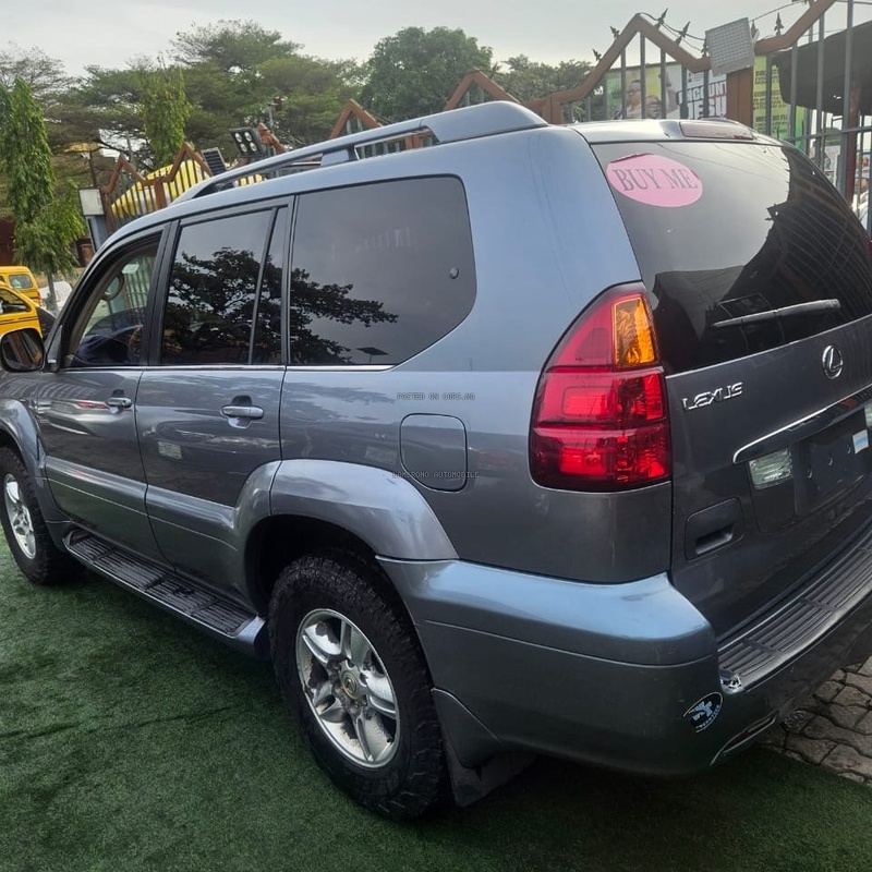 Neat Foreign Used Lexus Gx470 2005 for Sale In Lagos image