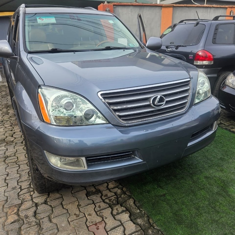 Neat Foreign Used Lexus Gx470 2005 for Sale In Lagos image